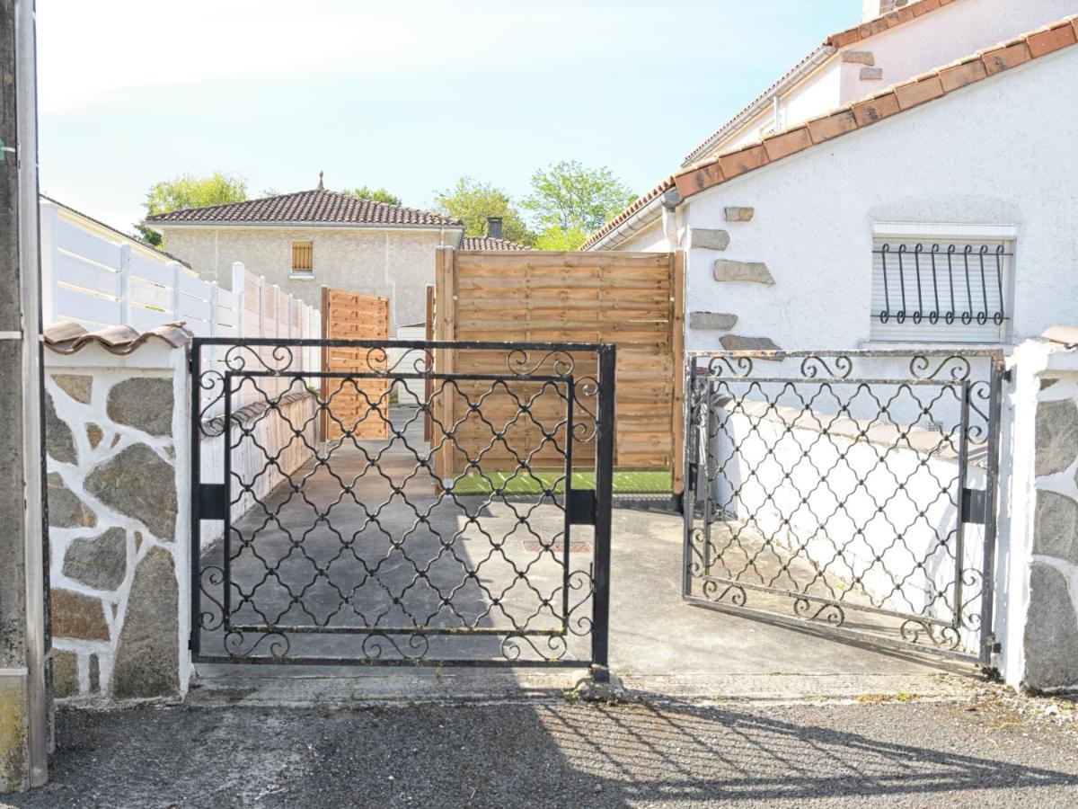T2 - 28M2 Avec Cour Et Stationnement, Wifi Et Linge Fournis Apartman Angoulême Kültér fotó